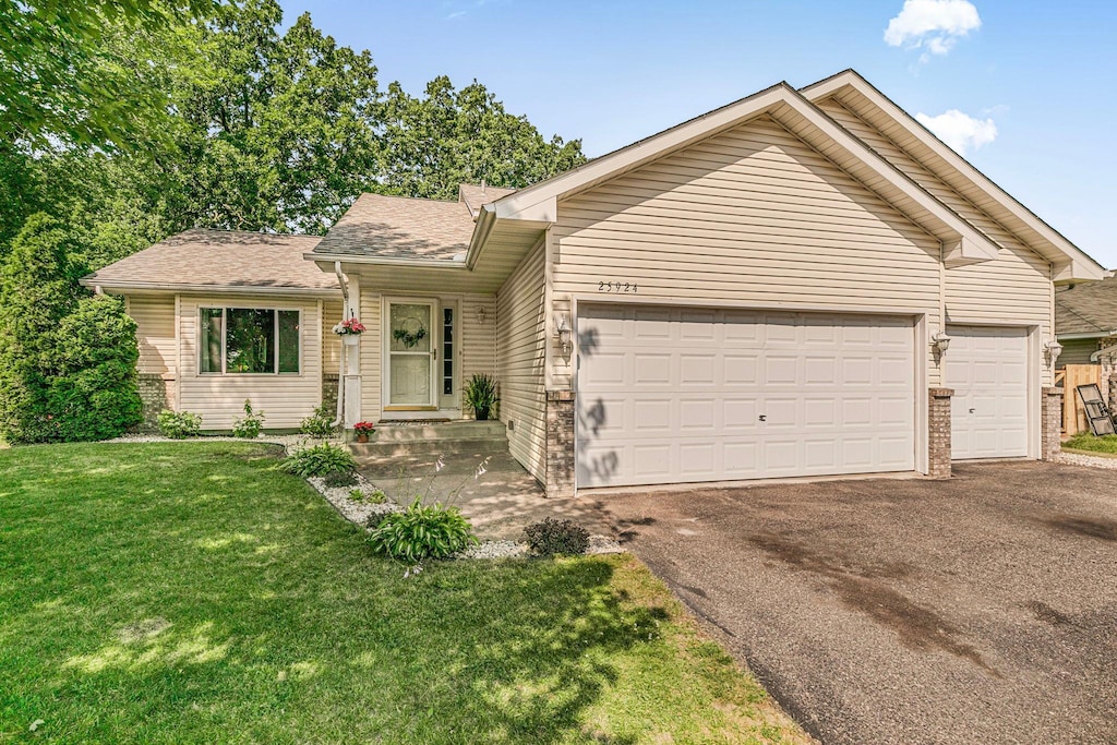 25924 14th St W, Zimmerman, MN 55398 - photo 1