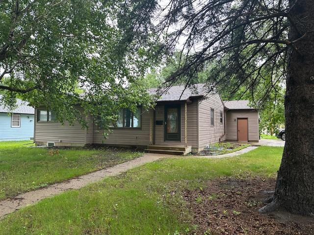 616 11th St, Montevideo, MN 56265 - photo 3