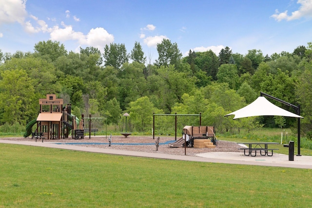 17244 Valley Rd, Eden Prairie, MN 55347 - community play area with a lawn and a wooded view