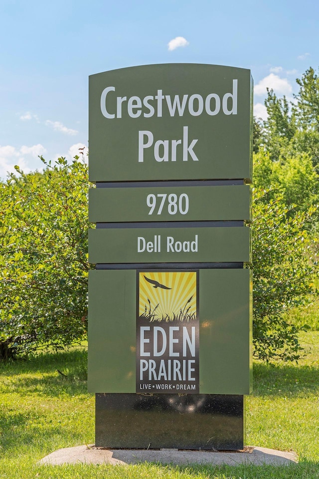 17244 Valley Rd, Eden Prairie, MN 55347 - exterior view
