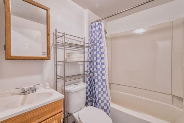 3026 5th Ave E, Hibbing, MN 55746 - bathroom featuring vanity and shower / tub combo