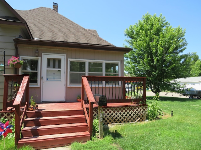 703 1st St SW, Wadena, MN 56482 - deck with a lawn