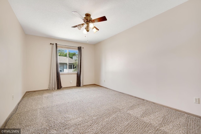 911 Lawnview Ave, Shoreview, MN 55126 - unfurnished room featuring light colored carpet and a ceiling fan