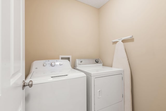 10931 185th Cir NW, Elk River, MN 55330 - laundry room featuring washer and dryer