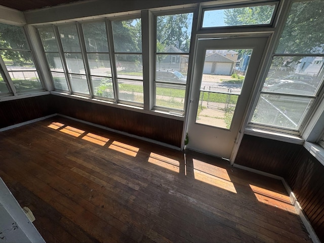 1051 Mclean Ave, Saint Paul, MN 55106 - unfurnished sunroom with plenty of natural light