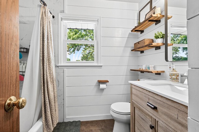 4309 78th Ave N, Brooklyn Park, MN 55443 - full bathroom with vanity and shower / tub combo with curtain