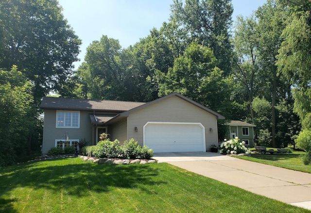 7723 Shore Cir N, Forest Lake, MN 55025 - view of front of property with a garage, a front lawn, and concrete driveway