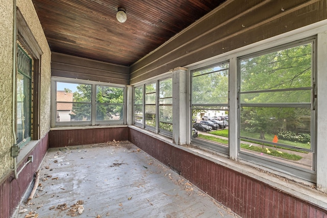 2416 13th Ave S, Minneapolis, MN 55404 - view of unfurnished sunroom