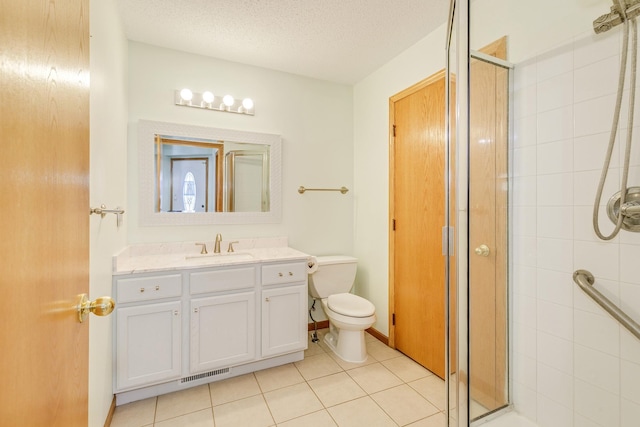 6873 Benton Way Unit 59, Inver Grove Heights, MN 55076 - full bath featuring a shower stall, vanity, tile patterned floors, and a textured ceiling