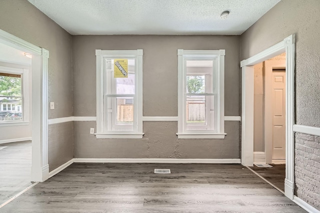 911 Sims Ave, Saint Paul, MN 55106 - photo 8