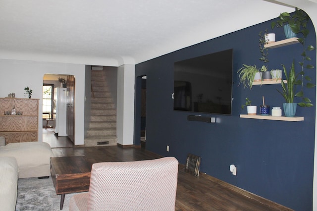 560 Hassan St SE, Hutchinson, MN 55350 - photo 12
