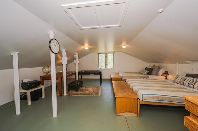 5607 Skogvei Rd, Duluth, MN 55803 - bedroom featuring lofted ceiling