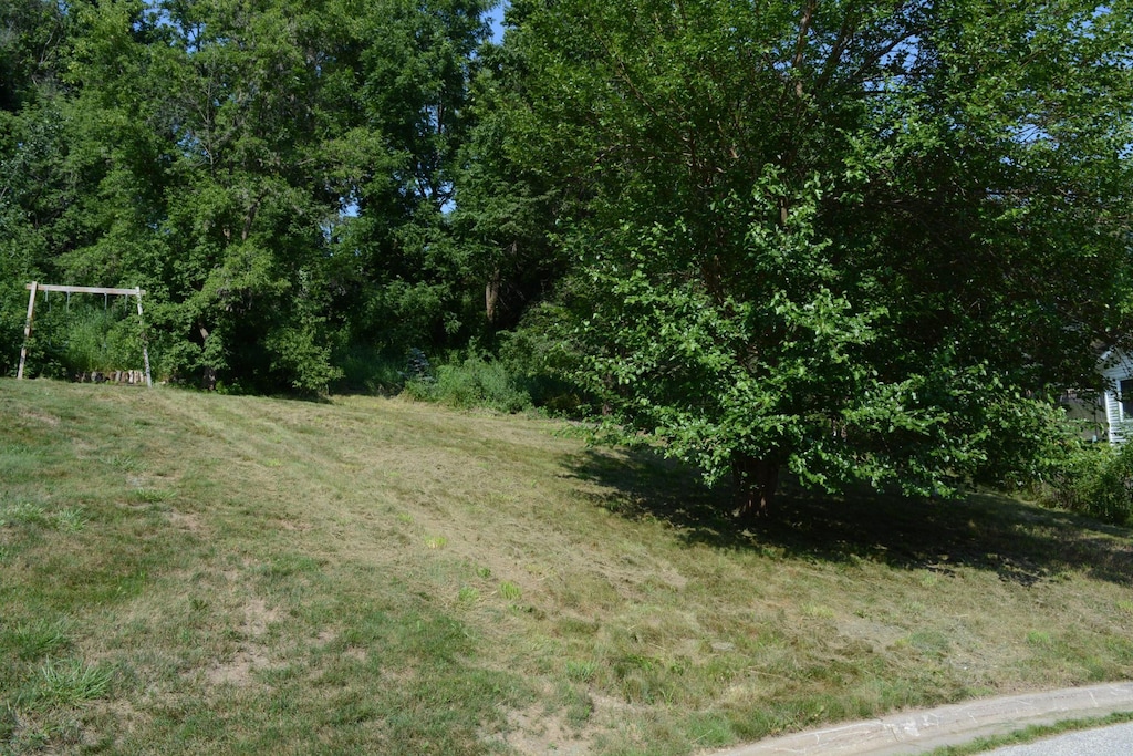 512 Hill St, La Crescent, MN 55947 - photo 1