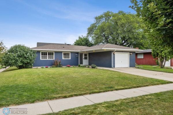 1629 10th St S, Fargo, ND 58103 - photo 1