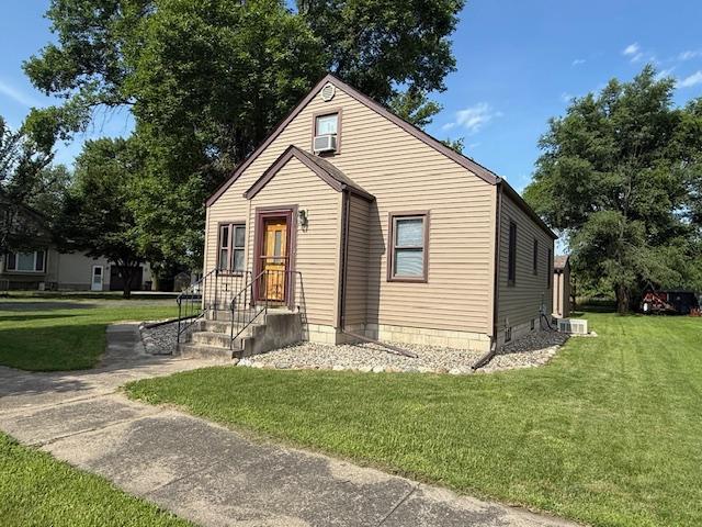 111 Lake St, Belview, MN 56214 - photo 2