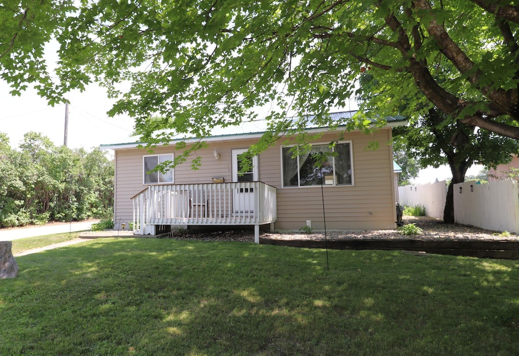 721 W Ave, Detroit Lakes, MN 56501 - photo 1
