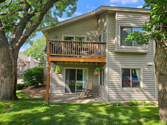 217 Galtier Pl, Shoreview, MN 55126 - photo 1