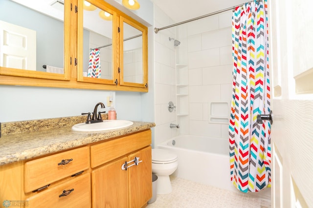 921 16th St S, Fargo, ND 58103 - full bathroom featuring vanity and shower / tub combo with curtain