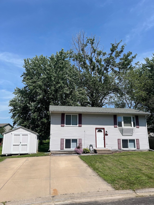 825 10th Ave SW, Forest Lake, MN 55025 - bi-level home with a storage shed and a front yard