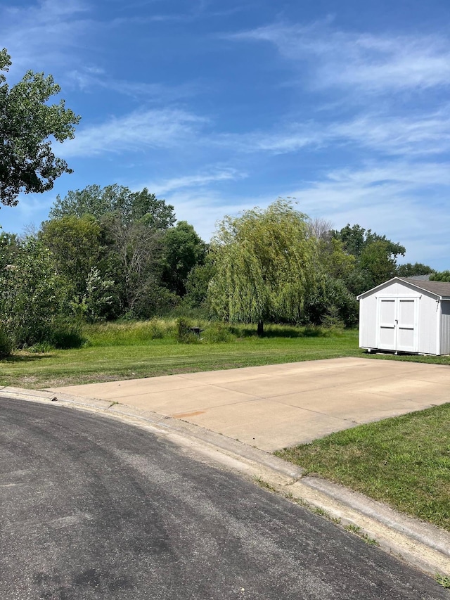 825 10th Ave SW, Forest Lake, MN 55025 - view of concrete road