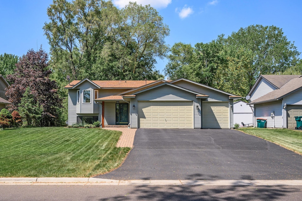 8628 Davenport St NE, Blaine, MN 55449 - photo 1