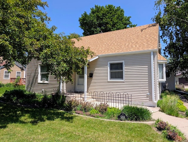 918 3rd St, Montevideo, MN 56265 - photo 1