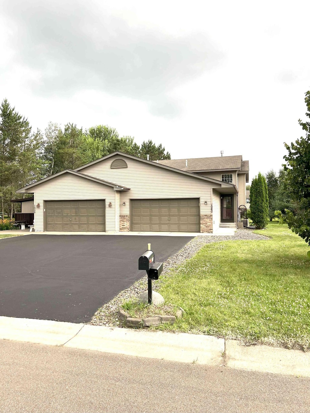 1060 4th Ave NE, Milaca, MN 56353 - photo 1