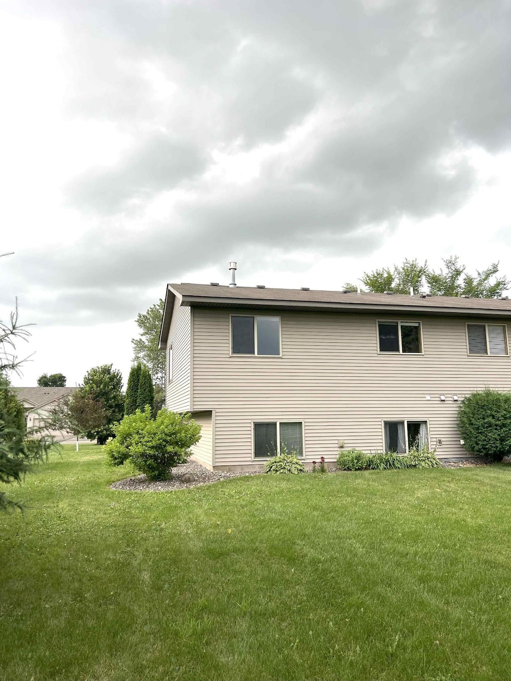 1060 4th Ave NE, Milaca, MN 56353 - photo 3