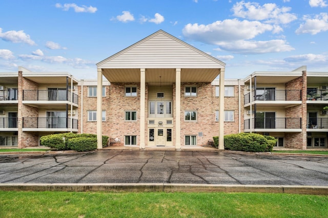 4351 Parklawn Ave Unit 105E, Edina, MN 55435 - photo 1