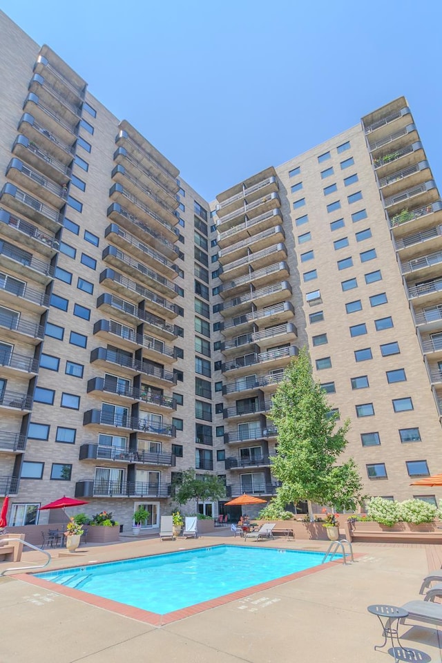 66 9th St E Unit 2315, Saint Paul, MN 55101 - view of community pool