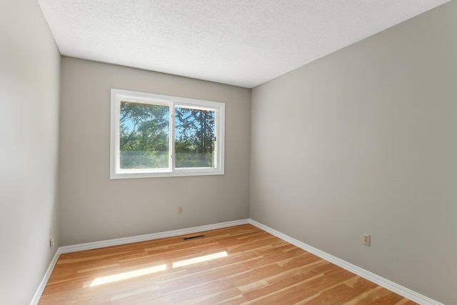 9188 Neill Lake Rd, Eden Prairie, MN 55347 - photo 24