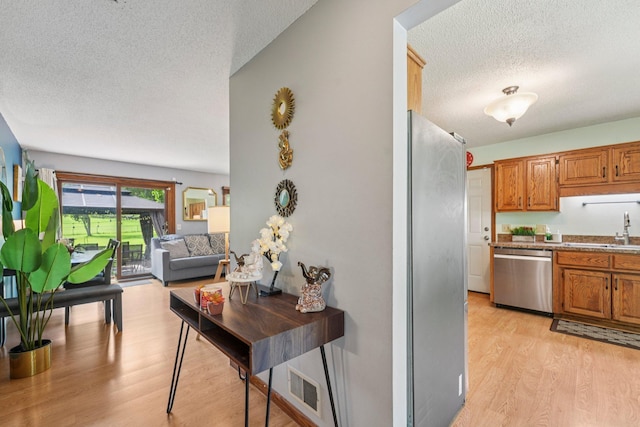 721 Conestoga Trl, Chanhassen, MN 55317 - photo 7