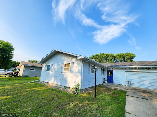 307 Smith Dr, Redwood Falls, MN 56283 - photo 1