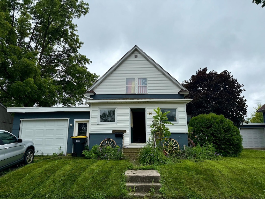 110 Flynn St, Redwood Falls, MN 56283 - photo 1