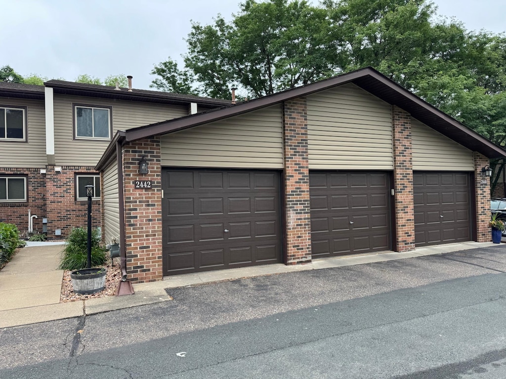 2442 Mendelssohn Ln N Unit 430, Golden Valley, MN 55427 - photo 1