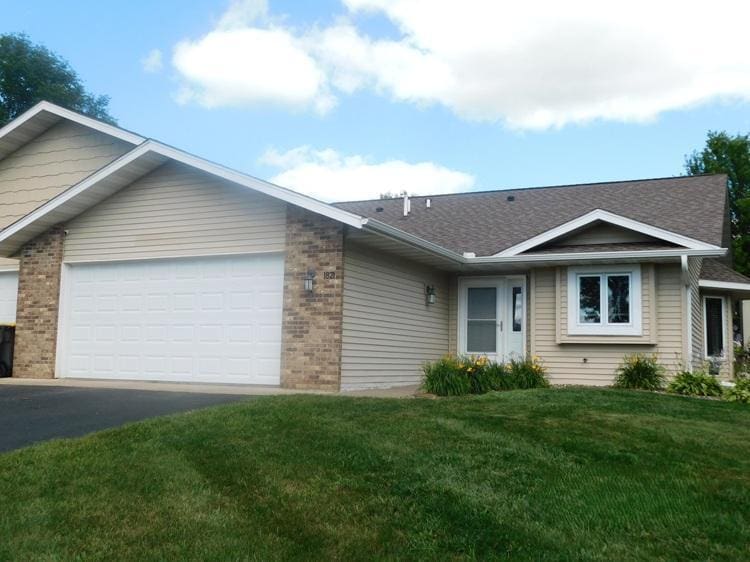 1821 Wooden Shoe Ct, Baldwin, WI 54002 - photo 1