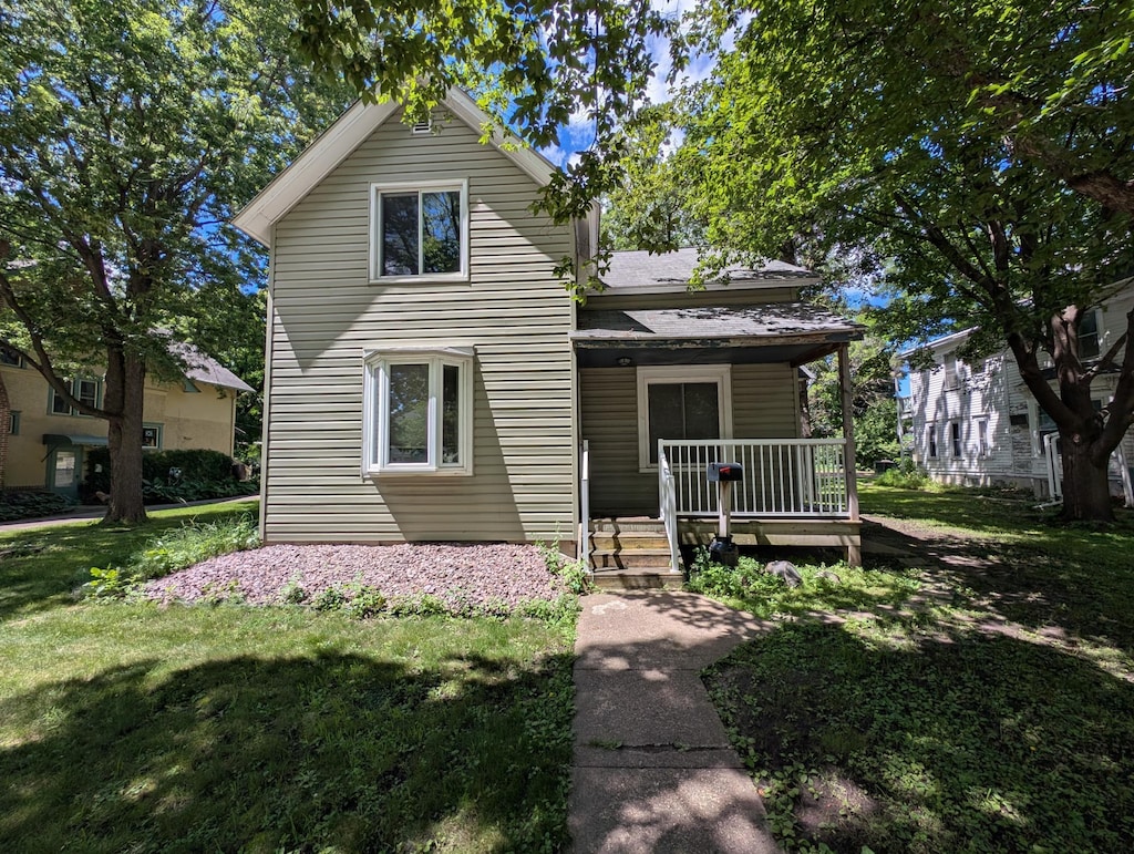 546 Main St S, Hutchinson, MN 55350 - photo 1
