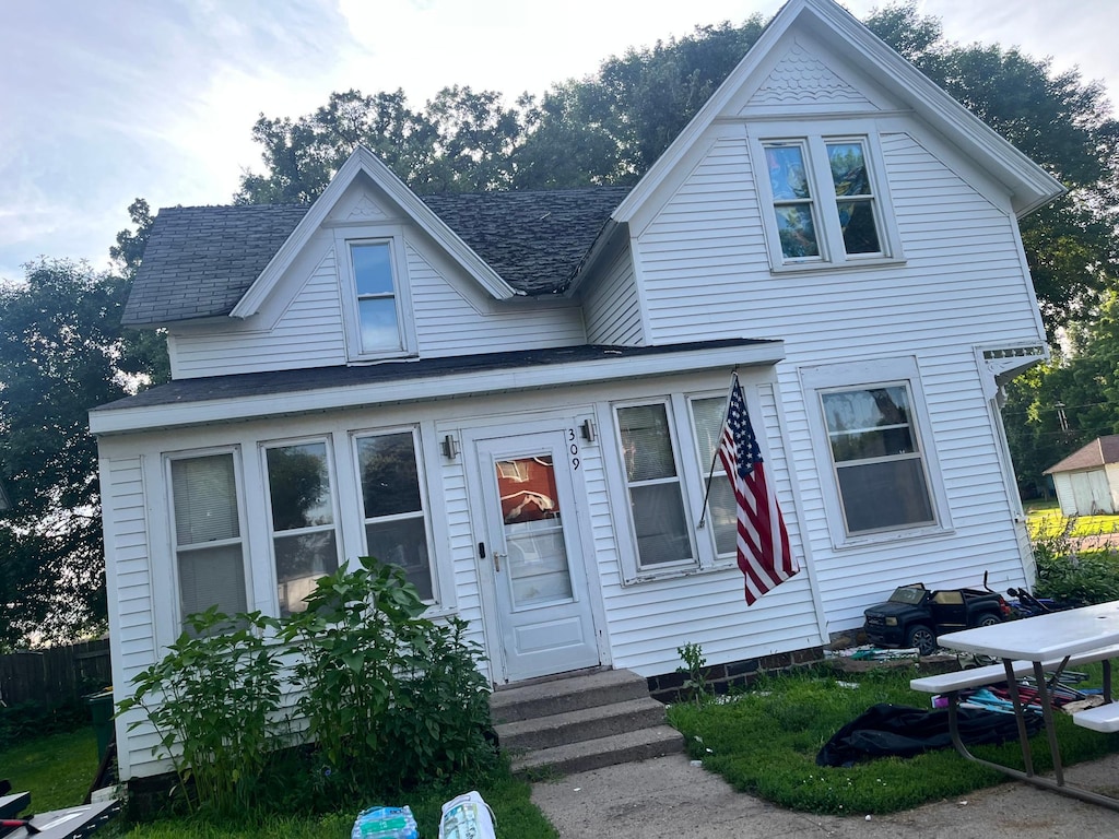 309 State St, Bricelyn, MN 56014 - photo 1