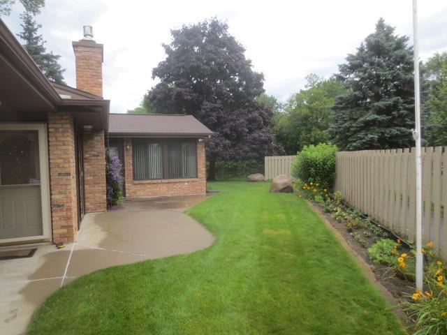 1160 Black Oaks Ln N, Plymouth, MN 55447 - photo 1