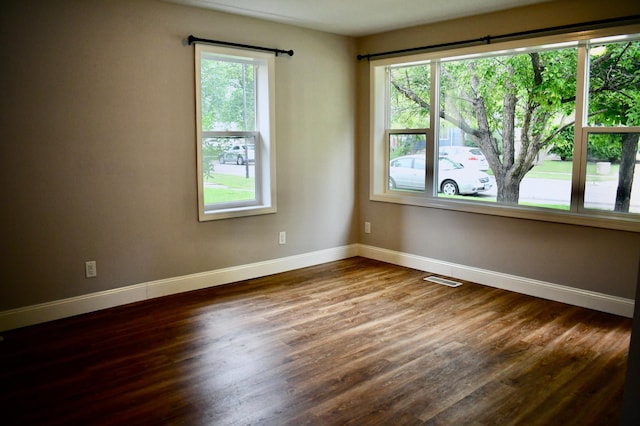 335 Crocker Ave N, Thief River Falls, MN 56701 - photo 5