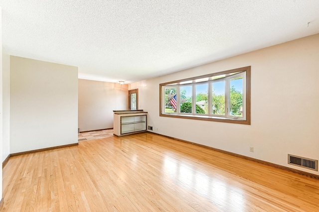 11309 Goodrich Rd, Bloomington, MN 55437 - photo 17