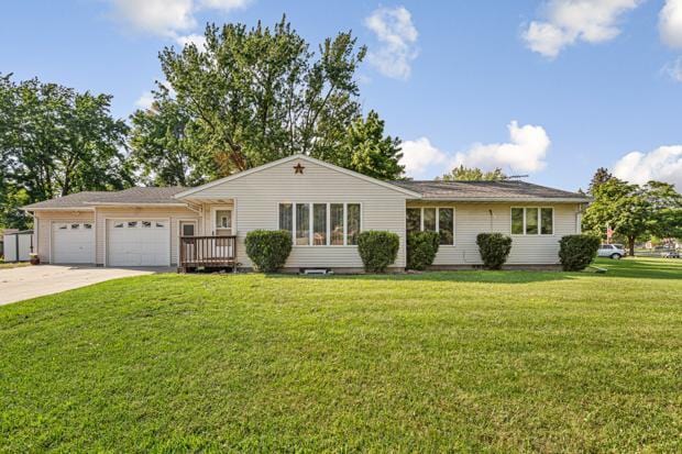 155 Hickory Ave NE, Montgomery, MN 56069 - photo 1