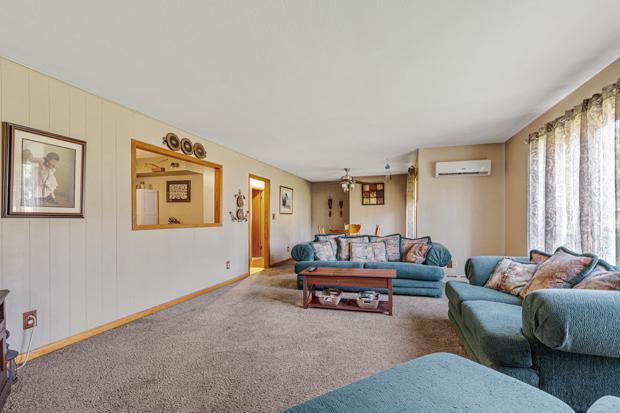 155 Hickory Ave NE, Montgomery, MN 56069 - photo 4