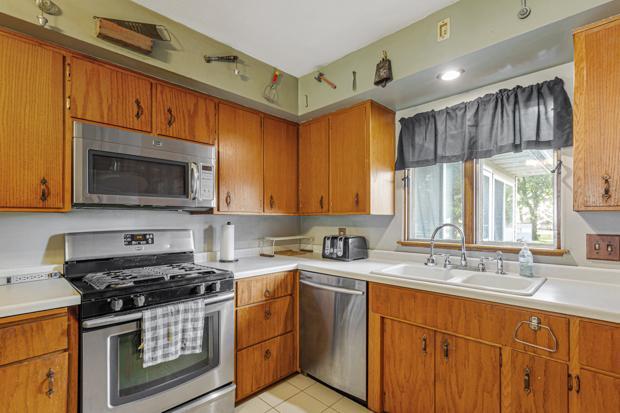 155 Hickory Ave NE, Montgomery, MN 56069 - photo 12