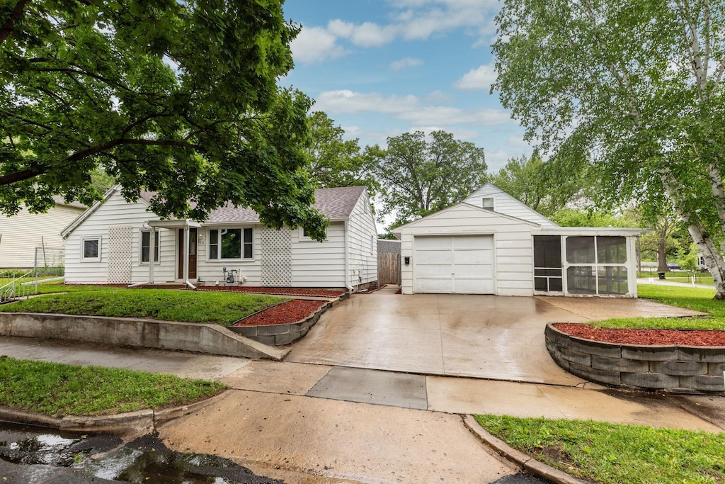 432 12th Ave SE, Rochester, MN 55904 - photo 1
