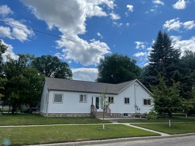 322 13th St N, Moorhead, MN 56560 - photo 3