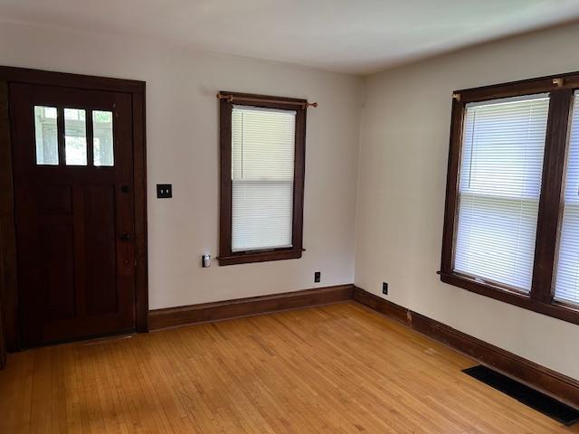 1236 Hubbard Ave, Saint Paul, MN 55104 - photo 2