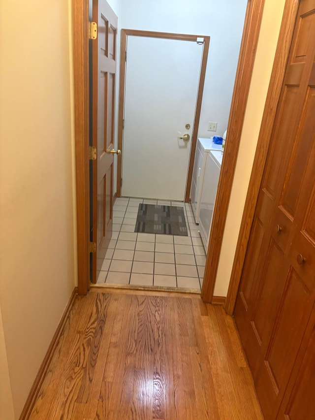2413 Skyline Dr, Bloomington, MN 55425 - photo 29