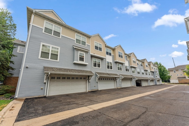 1679 Village Trl E Unit 3, Maplewood, MN 55109 - photo 4