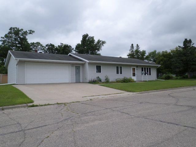 202 Kendall Ave S, Thief River Falls, MN 56701 - photo 1